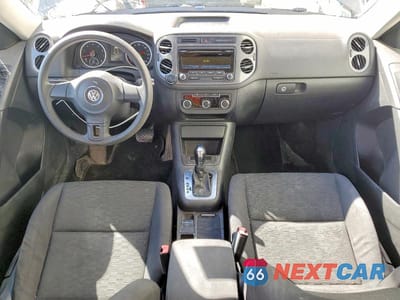 Zdjęcie 8 z 13 samochodu: 2012 VOLKSWAGEN TIGUAN S VIN:WVGAV7AX1CW551464 - miniatura