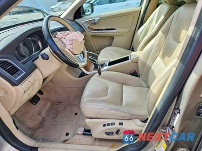 Zdjęcie 7 z 13 samochodu: 2016 VOLVO XC60 T5 PREMIER VIN:YV4612RK9G2815655 - miniatura