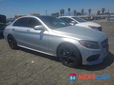 Czwarte zdjęcie samochodu z boku: 2015 MERCEDES-BENZ C 400 4MATIC VIN:55SWF6GB6FU005294 - miniatura