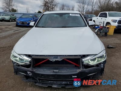 Piąte zdjęcie samochodu w środku: 2017 BMW 330 XI VIN:WBA8D9G38HNU63589 - miniatura
