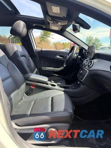 Piąte zdjęcie samochodu w środku: 2016 MERCEDES-BENZ GLA 250 VIN:WDCTG4EB6GJ235494 - miniatura