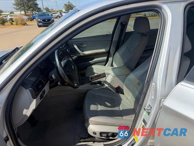 Piąte zdjęcie samochodu w środku: 2006 BMW 325 XI VIN:WBAVD13516KV11749 - miniatura