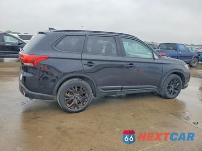 Trzecie zdjęcie samochodu z tyłu: 2018 MITSUBISHI OUTLANDER SE VIN:JA4AD3A33JZ029230 - miniatura