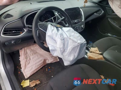 Zdjęcie 8 z 12 samochodu: 2019 CHEVROLET MALIBU LS VIN:1G1ZB5ST9KF126808 - miniatura
