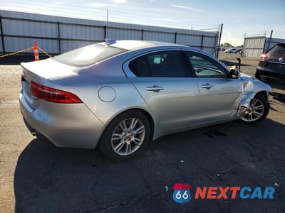 Trzecie zdjęcie samochodu z tyłu: 2017 JAGUAR XE PREMIUM VIN:SAJAD4BG5HA967110 - miniatura