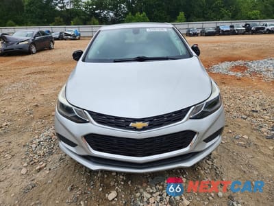 Piąte zdjęcie samochodu w środku: 2017 CHEVROLET CRUZE LT VIN:3G1BE6SM9HS615530 - miniatura