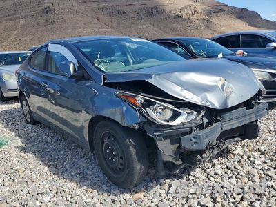 Czwarte zdjęcie samochodu z boku: 2016 HYUNDAI ELANTRA SE VIN:KMHDH4AE0GU570316 - miniatura