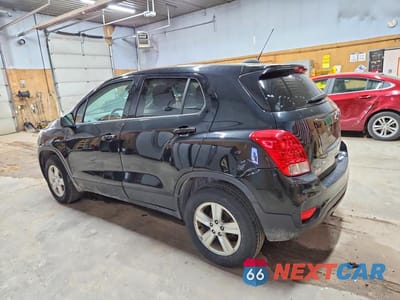 Drugie zdjęcie samochodu z przodu: 2019 CHEVROLET TRAX LS VIN:3GNCJNSB4KL281271 - miniatura