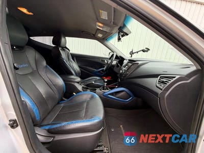 Piąte zdjęcie samochodu w środku: 2014 HYUNDAI VELOSTER TURBO VIN:KMHTC6AE3EU184542 - miniatura