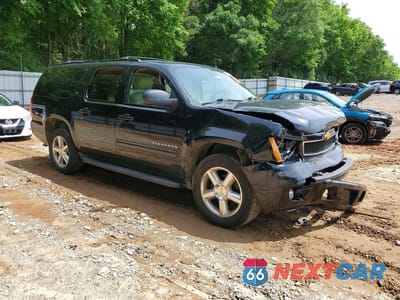 Czwarte zdjęcie samochodu z boku: 2012 CHEVROLET SUBURBAN C1500 LT VIN:1GNSCJE06CR216960 - miniatura