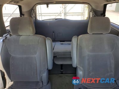 Zdjęcie 10 z 12 samochodu: 2004 TOYOTA SIENNA LE 7 PASSENGER VIN:5TDZA23C44S209556 - miniatura