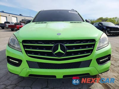 Piąte zdjęcie samochodu w środku: 2015 MERCEDES-BENZ ML 350 4MATIC VIN:4JGDA5HB2FA444593 - miniatura