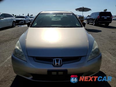 Piąte zdjęcie samochodu w środku: 2003 HONDA ACCORD EX VIN:JHMCM56683C062886 - miniatura
