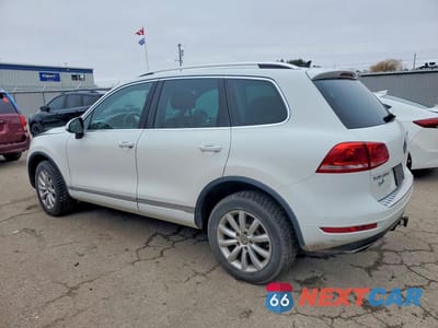 Drugie zdjęcie samochodu z przodu: 2014 VOLKSWAGEN TOUAREG V6 VIN:WVGEF9BP5ED003586 - miniatura