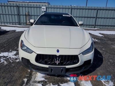Piąte zdjęcie samochodu w środku: 2016 MASERATI GHIBLI S VIN:ZAM57RTA8G1173565 - miniatura