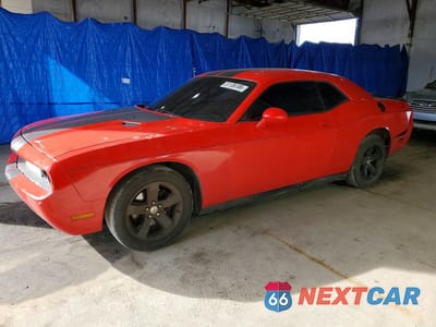 2014 DODGE CHALLENGER SXT 2C3CDYAG3EH196082 - główne zdjęcie licytacji z USA - miniatura