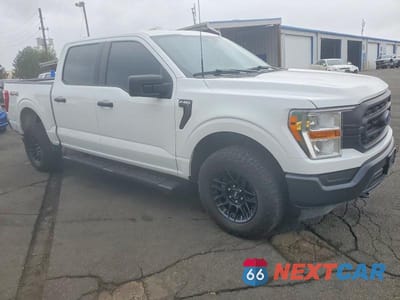 Czwarte zdjęcie samochodu z boku: 2022 FORD F150 SUPERCREW VIN:1FTFW1E83NKE07576 - miniatura
