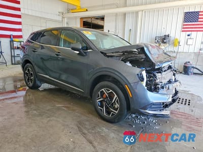 Czwarte zdjęcie samochodu z boku: 2025 KIA SPORTAGE LX VIN:KNDPUCDF4S7346162 - miniatura