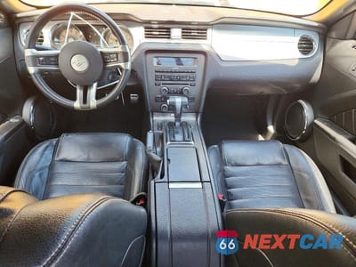 Zdjęcie 8 z 12 samochodu: 2010 FORD MUSTANG VIN:1ZVBP8AN5A5104708 - miniatura