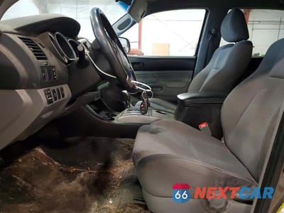 Zdjęcie 7 z 11 samochodu: 2015 TOYOTA TACOMA V6 VIN:3TMLU4EN2FM195442 - miniatura