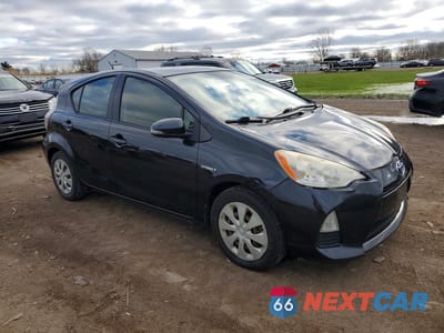 Czwarte zdjęcie samochodu z boku: 2012 TOYOTA PRIUS C TWO VIN:JTDKDTB34C1008445 - miniatura