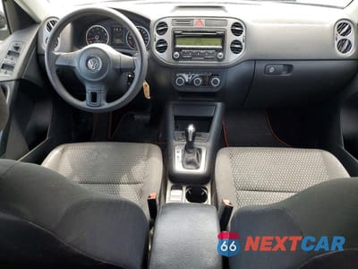 Zdjęcie 8 z 14 samochodu: 2011 VOLKSWAGEN TIGUAN S VIN:WVGBV7AX5BW522066 - miniatura
