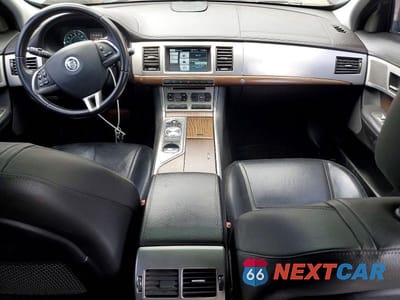 Zdjęcie 8 z 13 samochodu: 2012 JAGUAR XF VIN:SAJWA0FB5CLS46711 - miniatura