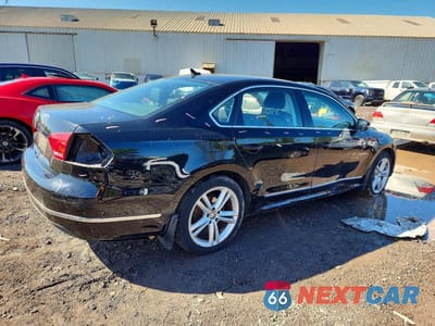 Trzecie zdjęcie samochodu z tyłu: 2015 VOLKSWAGEN PASSAT SE VIN:1VWBT7A32FC059847 - miniatura
