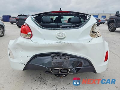 Zdjęcie 6 z 13 samochodu: 2013 HYUNDAI VELOSTER BASE VIN:KMHTC6AD7DU101328 - miniatura
