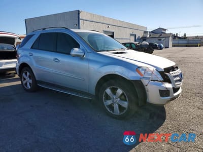 Czwarte zdjęcie samochodu z boku: 2009 MERCEDES-BENZ ML 350 VIN:4JGBB86E69A477670 - miniatura