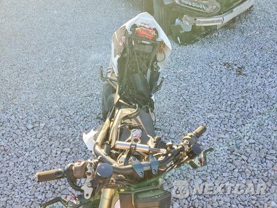 Piąte zdjęcie samochodu w środku: 2010 DUCATI STREETFIGHTER BASE VIN:ZDM11BEW5AB003268 - miniatura