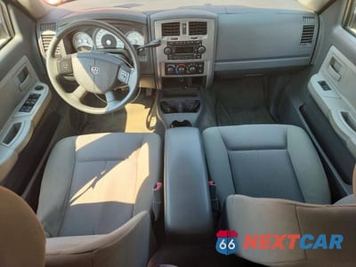 Zdjęcie 8 z 12 samochodu: 2006 DODGE DAKOTA QUAD SLT VIN:1D7HE48N56S592817 - miniatura