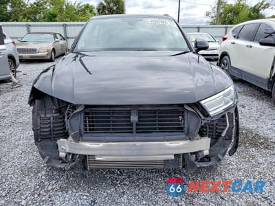 Piąte zdjęcie samochodu w środku: 2019 AUDI Q5 PREMIUM VIN:WA1ANAFY5K2098971 - miniatura