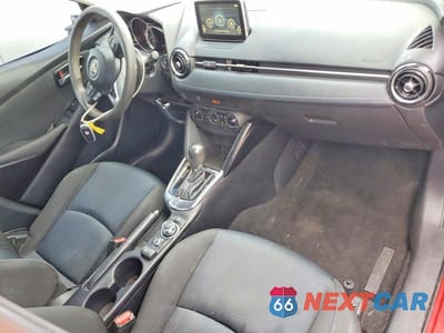 Zdjęcie 8 z 12 samochodu: 2018 TOYOTA YARIS IA BASE VIN:3MYDLBYV0JY312574 - miniatura