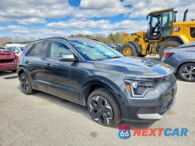 Czwarte zdjęcie samochodu z boku: 2024 KIA NIRO EV WIND VIN:KNDCR3L13R5113370 - miniatura