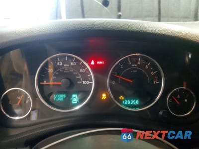 Zdjęcie 9 z 12 samochodu: 2013 JEEP WRANGLER UNLIMITED SAHARA VIN:1C4BJWEG3DL585465 - miniatura