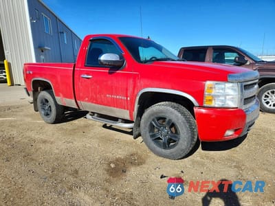 Czwarte zdjęcie samochodu z boku: 2008 CHEVROLET SILVERADO K1500 VIN:1GCEK14J78Z254479 - miniatura