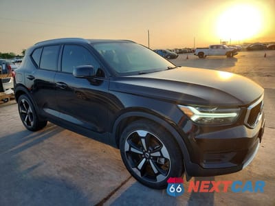 Czwarte zdjęcie samochodu z boku: 2019 VOLVO XC40 T5 MOMENTUM VIN:YV4162UK6K2054613 - miniatura