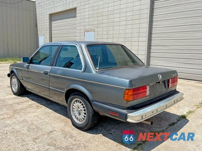 Trzecie zdjęcie samochodu z tyłu: 1987 BMW 325 BASE VIN:WBAAB5405H9800562 - miniatura