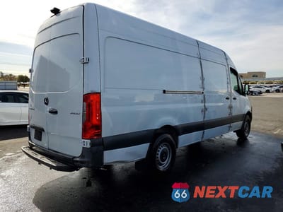 Trzecie zdjęcie samochodu z tyłu: 2023 MERCEDES BENZ SPRINTER 2500 DELIVERY VAN VIN:W1Y40CHYXPT142454 - miniatura