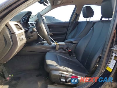 Zdjęcie 7 z 12 samochodu: 2016 BMW 320 I VIN:WBA8E1G58GNU10910 - miniatura