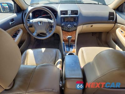 Zdjęcie 8 z 13 samochodu: 2004 HONDA ACCORD EX VIN:1HGCM66524A046230 - miniatura