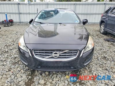 Piąte zdjęcie samochodu w środku: 2013 VOLVO S60 VIN:YV1902FHXD2217060 - miniatura