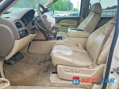 Zdjęcie 7 z 13 samochodu: 2013 CHEVROLET SUBURBAN C1500 LTZ VIN:1GNSCKE05DR311033 - miniatura