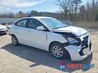 Czwarte zdjęcie samochodu z boku: 2017 HYUNDAI ACCENT SE VIN:KMHCT4AE0HU328086 - miniatura