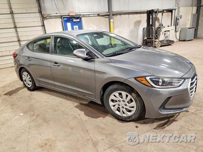 Czwarte zdjęcie samochodu z boku: 2017 HYUNDAI ELANTRA SE VIN:KMHD74LF0HU403867 - miniatura