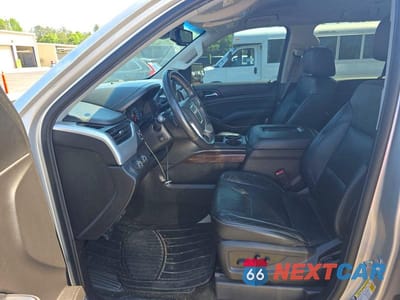 Piąte zdjęcie samochodu w środku: 2017 GMC YUKON XL K1500 SLT VIN:1GKS2GKC2HR152893 - miniatura