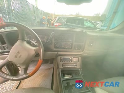 Zdjęcie 9 z 11 samochodu: 2001 GMC SIERRA K1500 C3 VIN:2GTEK69U811379232 - miniatura