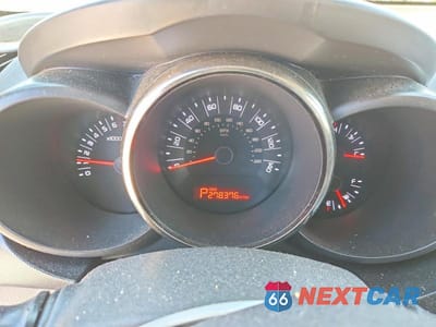 Zdjęcie 9 z 13 samochodu: 2011 KIA SOUL + VIN:KNDJT2A22B7339893 - miniatura