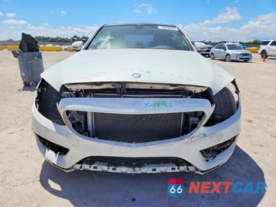 Piąte zdjęcie samochodu w środku: 2016 MERCEDES-BENZ C 300 VIN:55SWF4JB7GU170382 - miniatura